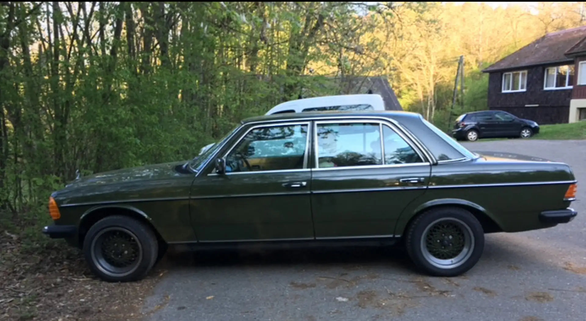 Mercedes-Benz 300 300D 5-Gang Deutsches Fahrzg H-Kennz UNGESCHWEISST Vert - 2