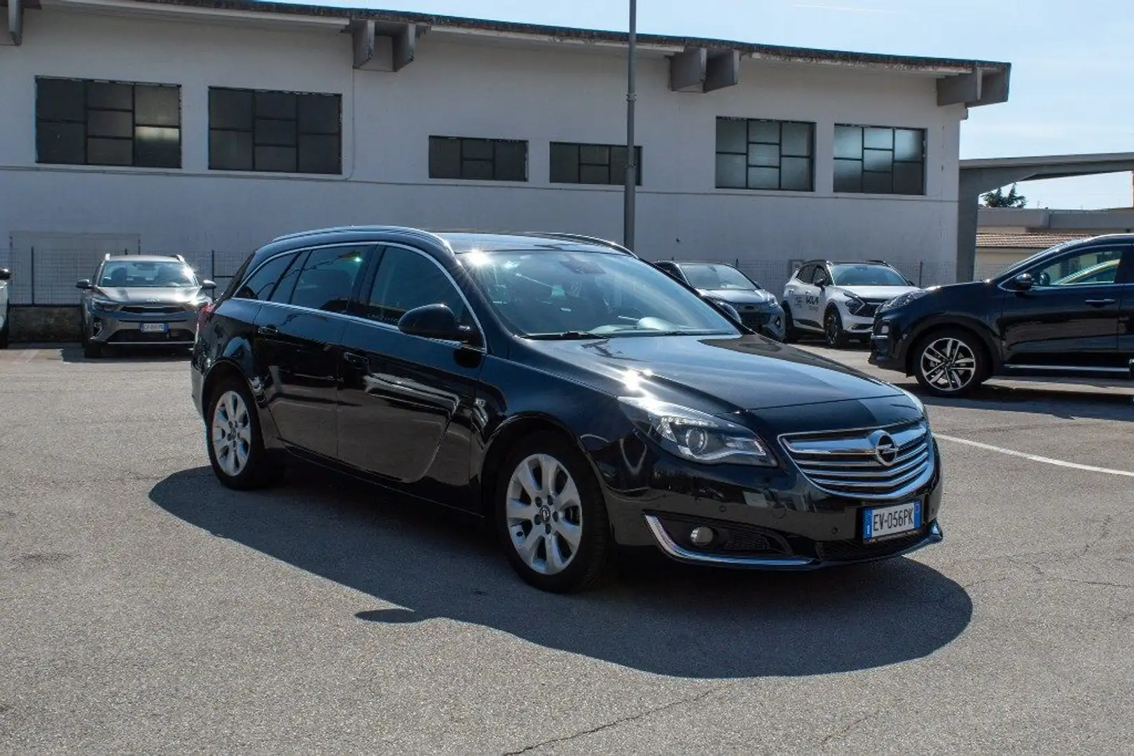 Opel Insignia 2.0 CDTI 140CV Ecopower Sports Tourer Cosmo Schwarz - 1