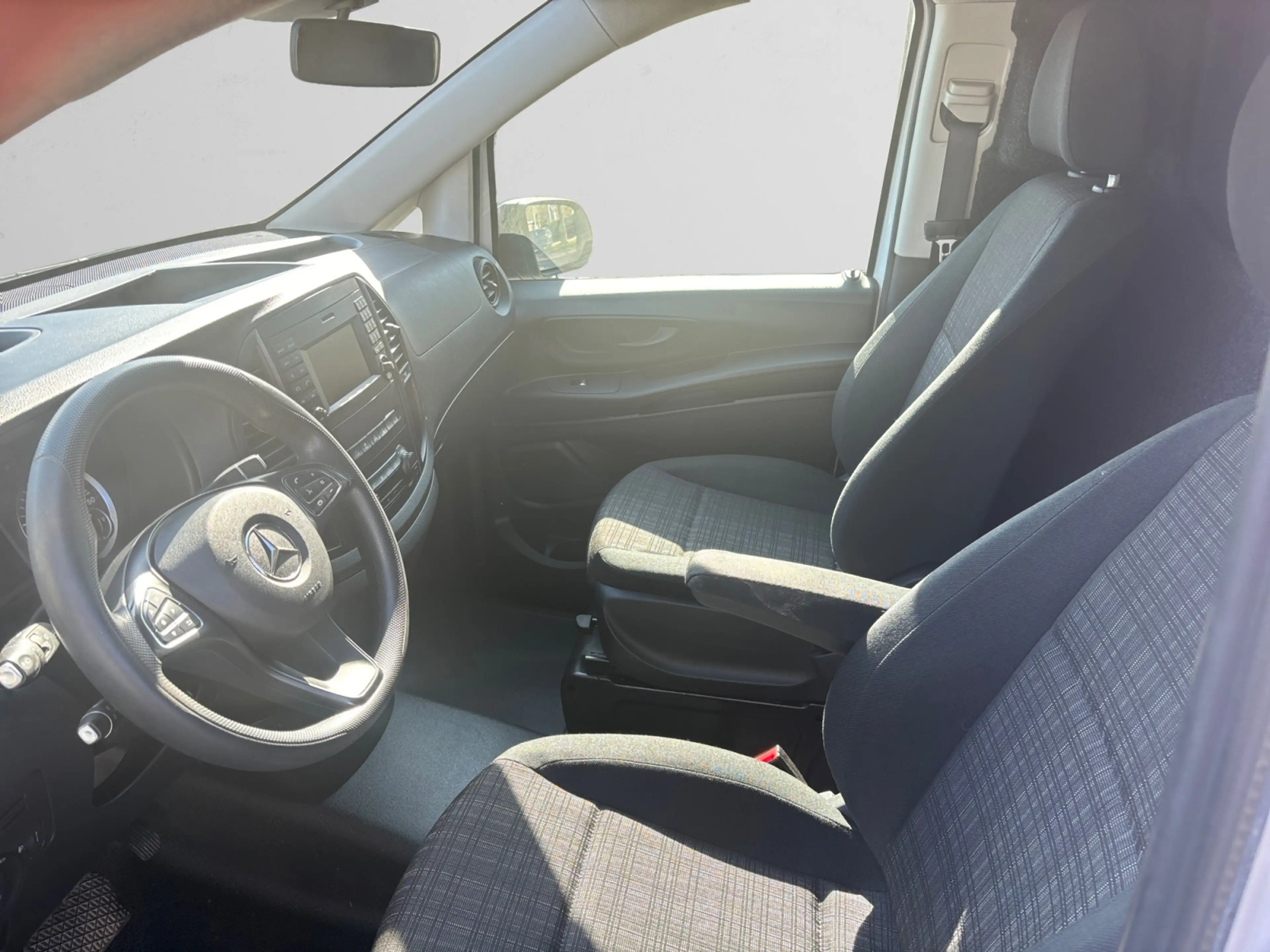 Mercedes-Benz Vito 114 CDI Lang Ambition Aut- 3 Pers, Navi, Clima, Ca — photo 2
