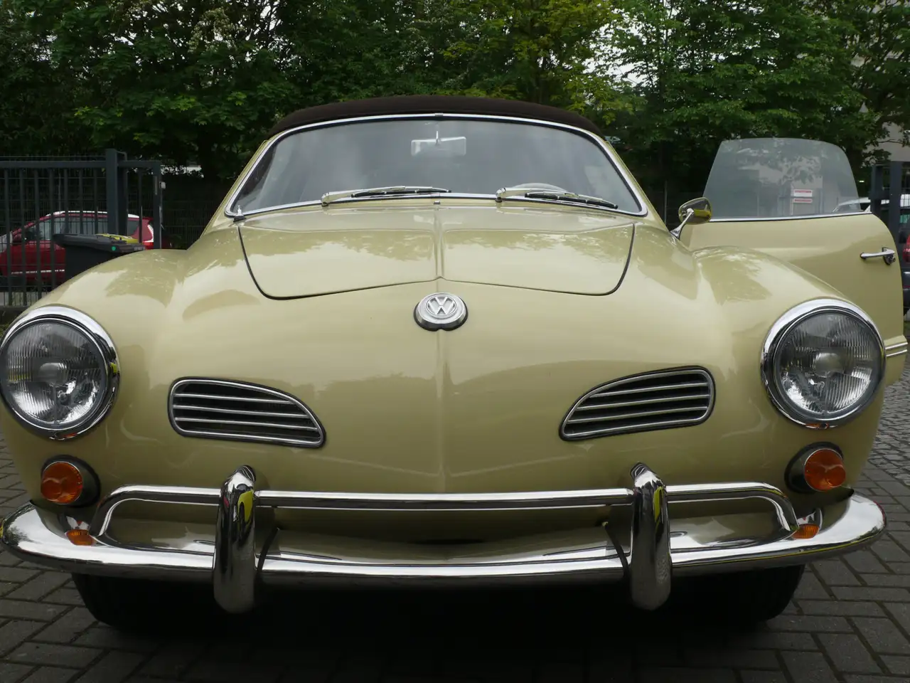 Volkswagen Karmann Ghia