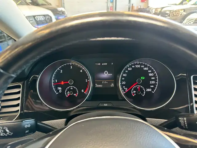 Volkswagen Golf Sportsvan view 13