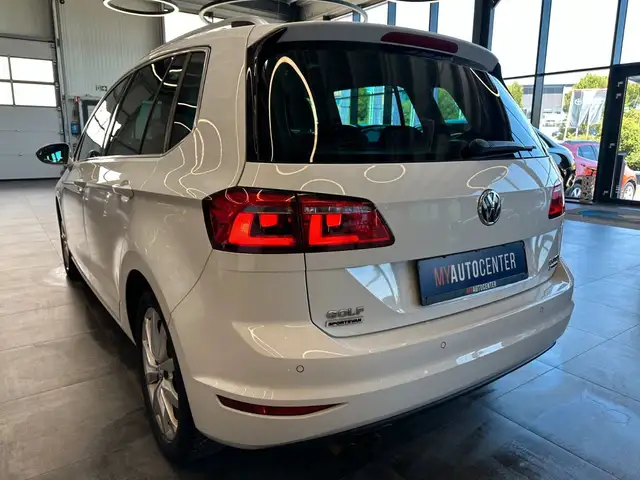 Volkswagen Golf Sportsvan view 5
