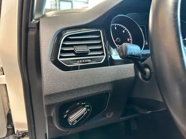 Volkswagen Golf Sportsvan view 10