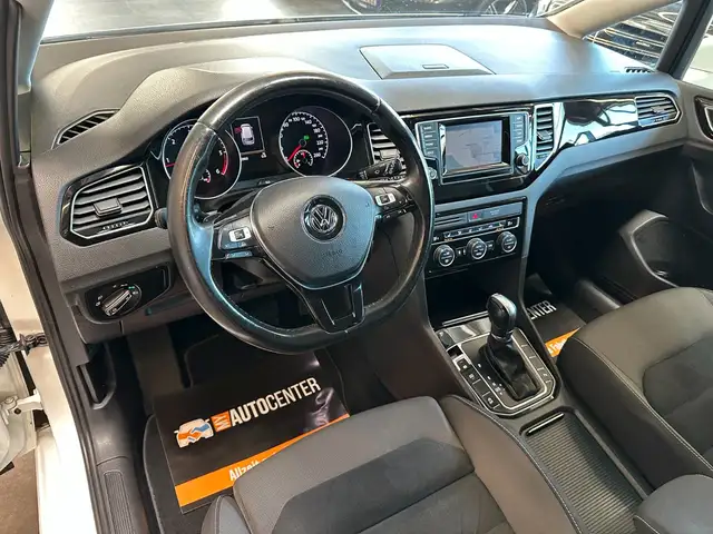 Volkswagen Golf Sportsvan view 9