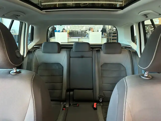 Volkswagen Golf Sportsvan view 11
