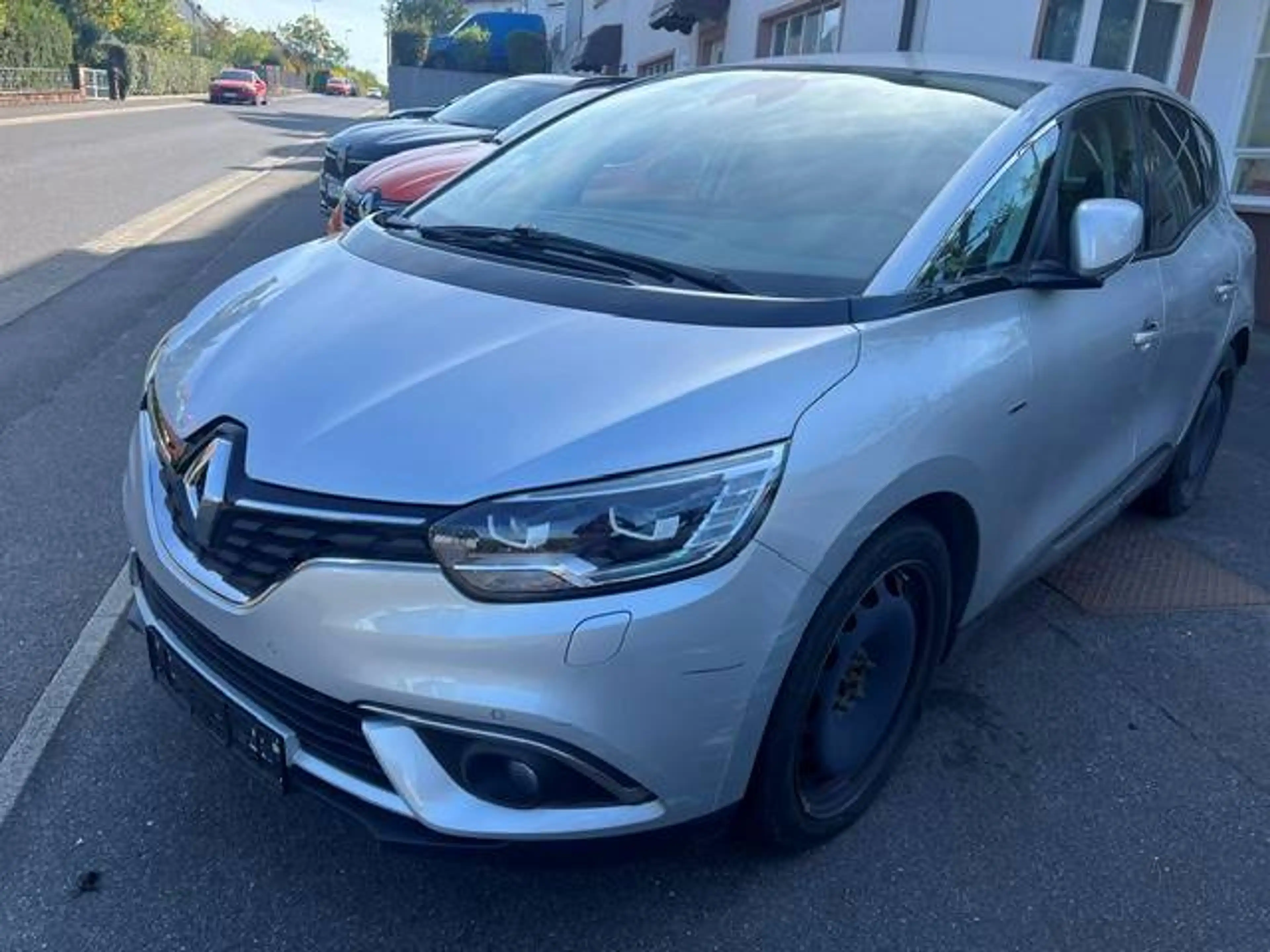 Renault Scenic Scenic Diesel BLUE dCi 120 BOSE EDITION