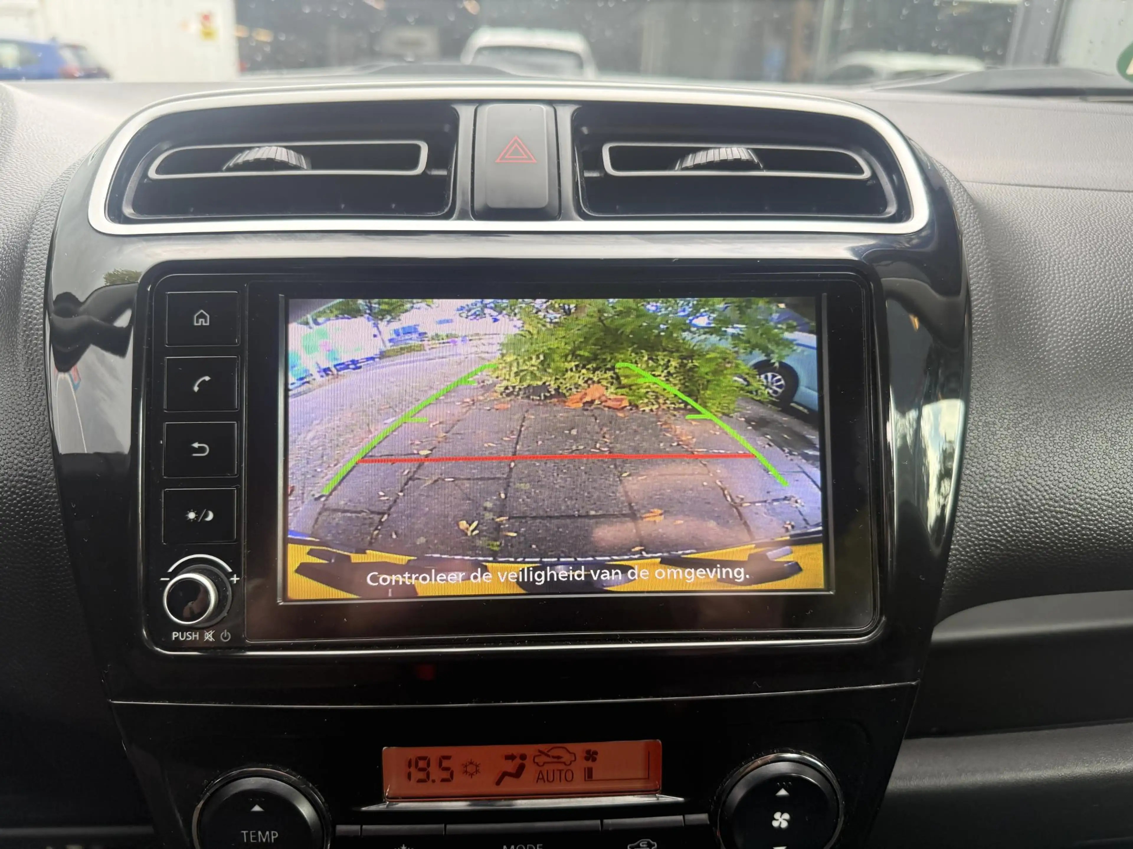 Mitsubishi Space Star 1.2 Intense — photo 15
