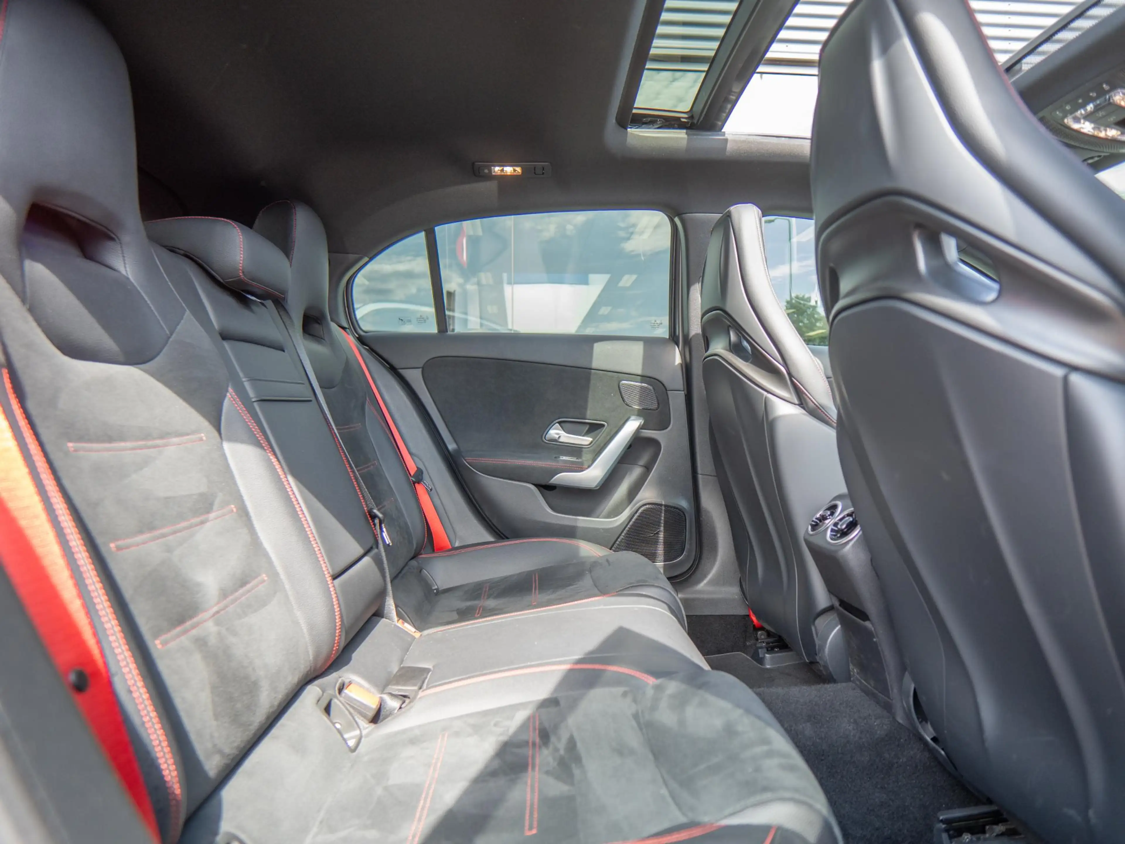 Mercedes-Benz A 45 AMG S 4MATIC+ Premium Plus | Schaalstoelen | Hud | Pan — photo 45