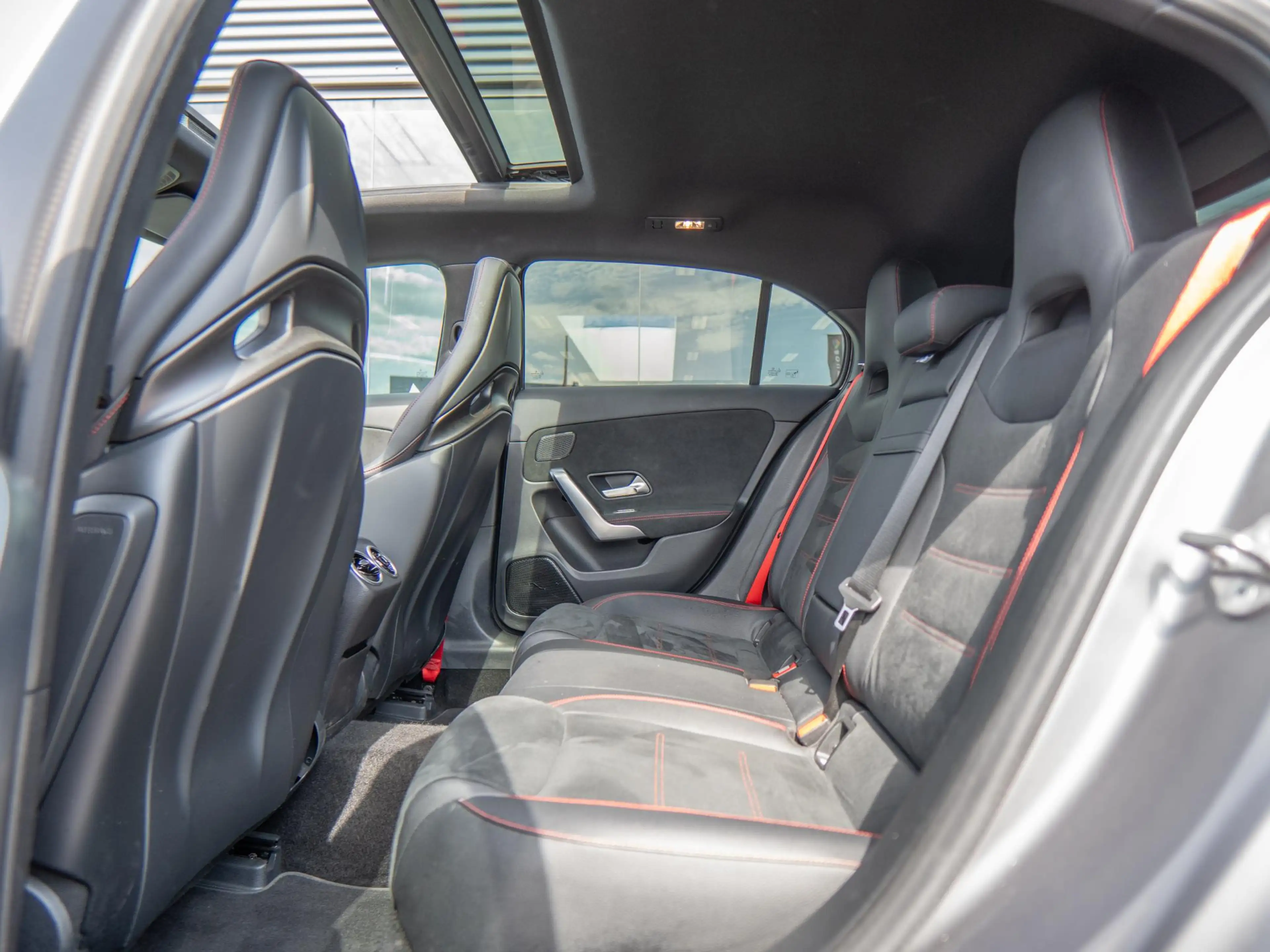 Mercedes-Benz A 45 AMG S 4MATIC+ Premium Plus | Schaalstoelen | Hud | Pan — photo 23