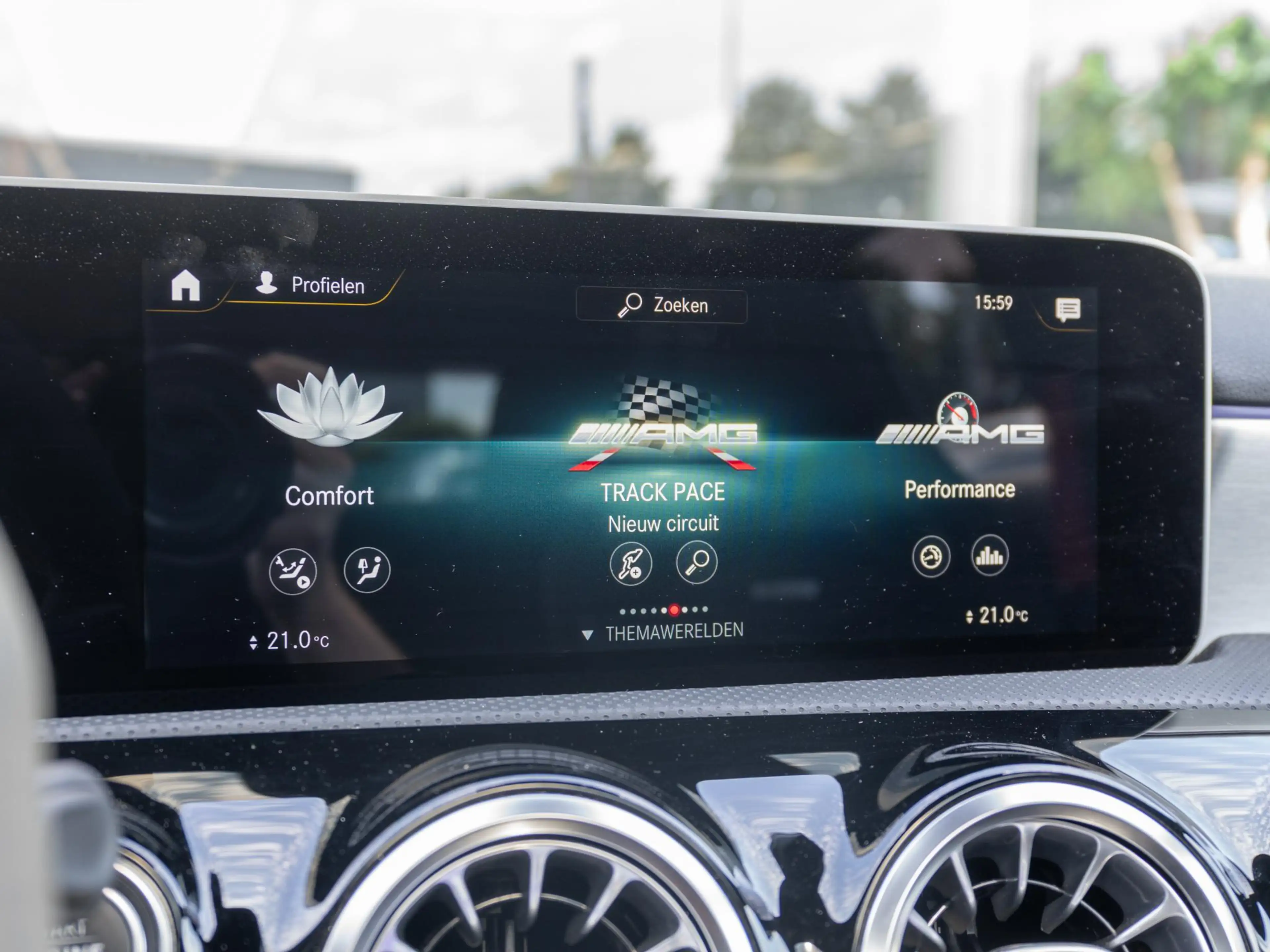 Mercedes-Benz A 45 AMG S 4MATIC+ Premium Plus | Schaalstoelen | Hud | Pan — photo 38