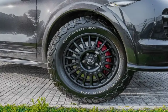 Porsche Cayenne view 2