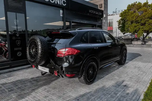 Porsche Cayenne view 7