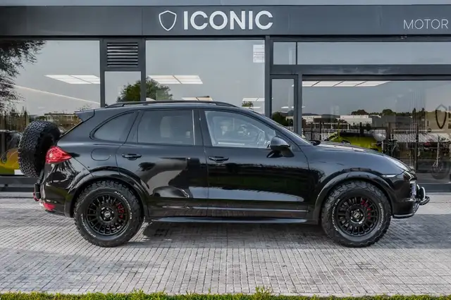 Porsche Cayenne view 3