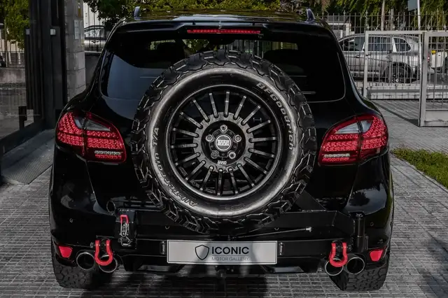 Porsche Cayenne view 8