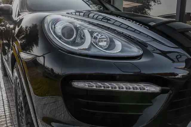 Porsche Cayenne view 5