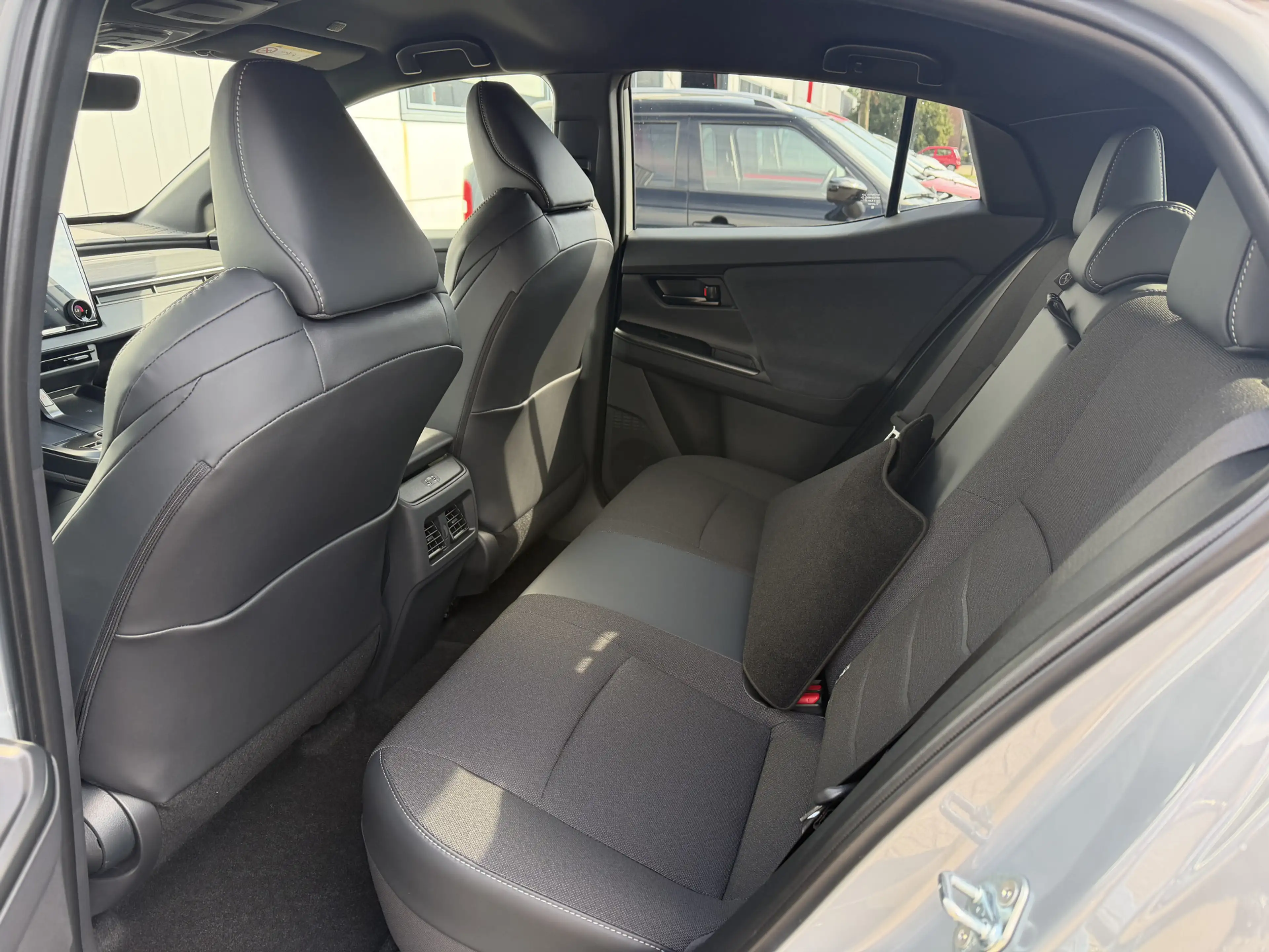 Toyota C-HR+ First Edition 77 kWh First Edition Voorraad Nieuw — photo 11