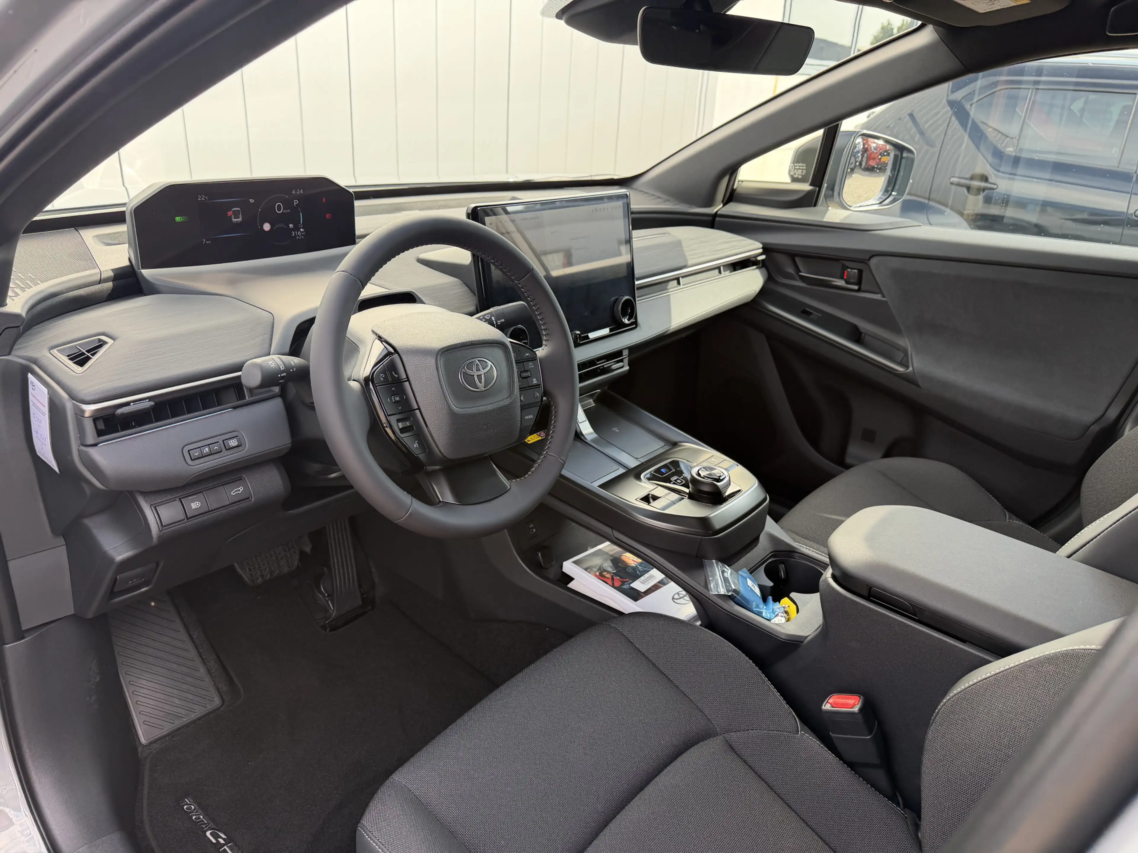 Toyota C-HR+ First Edition 77 kWh First Edition Voorraad Nieuw — photo 12