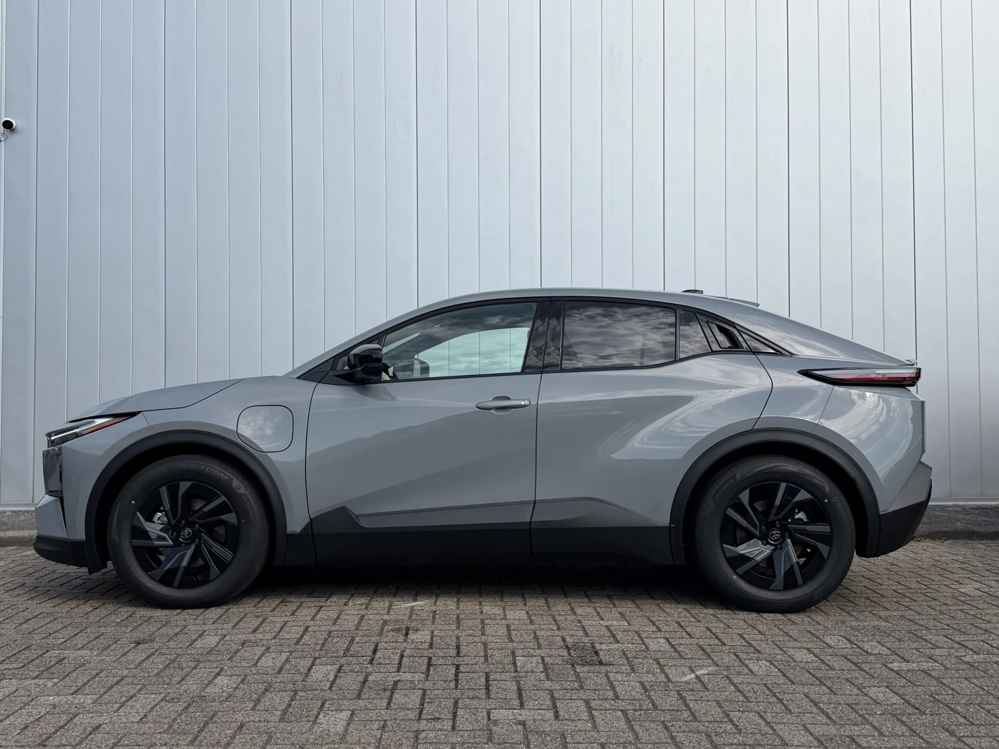 Toyota C-HR+ First Edition 77 kWh First Edition Voorraad Nieuw — photo 2