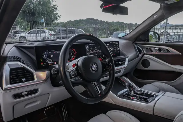 BMW XM view 9