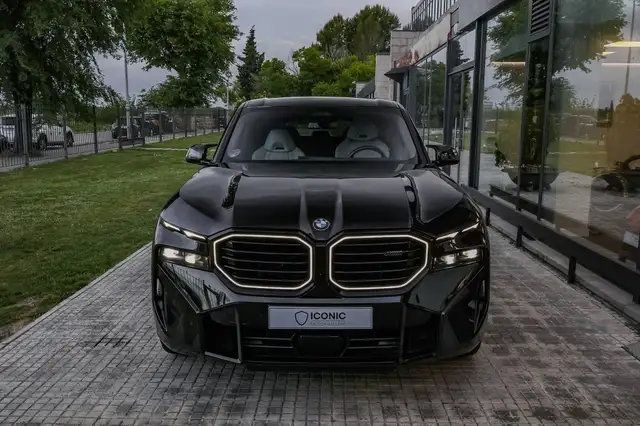 BMW XM view 2