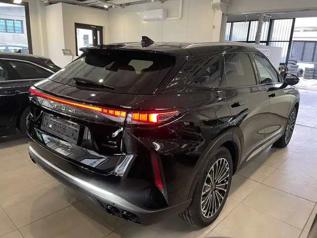 Omoda 9 view 3