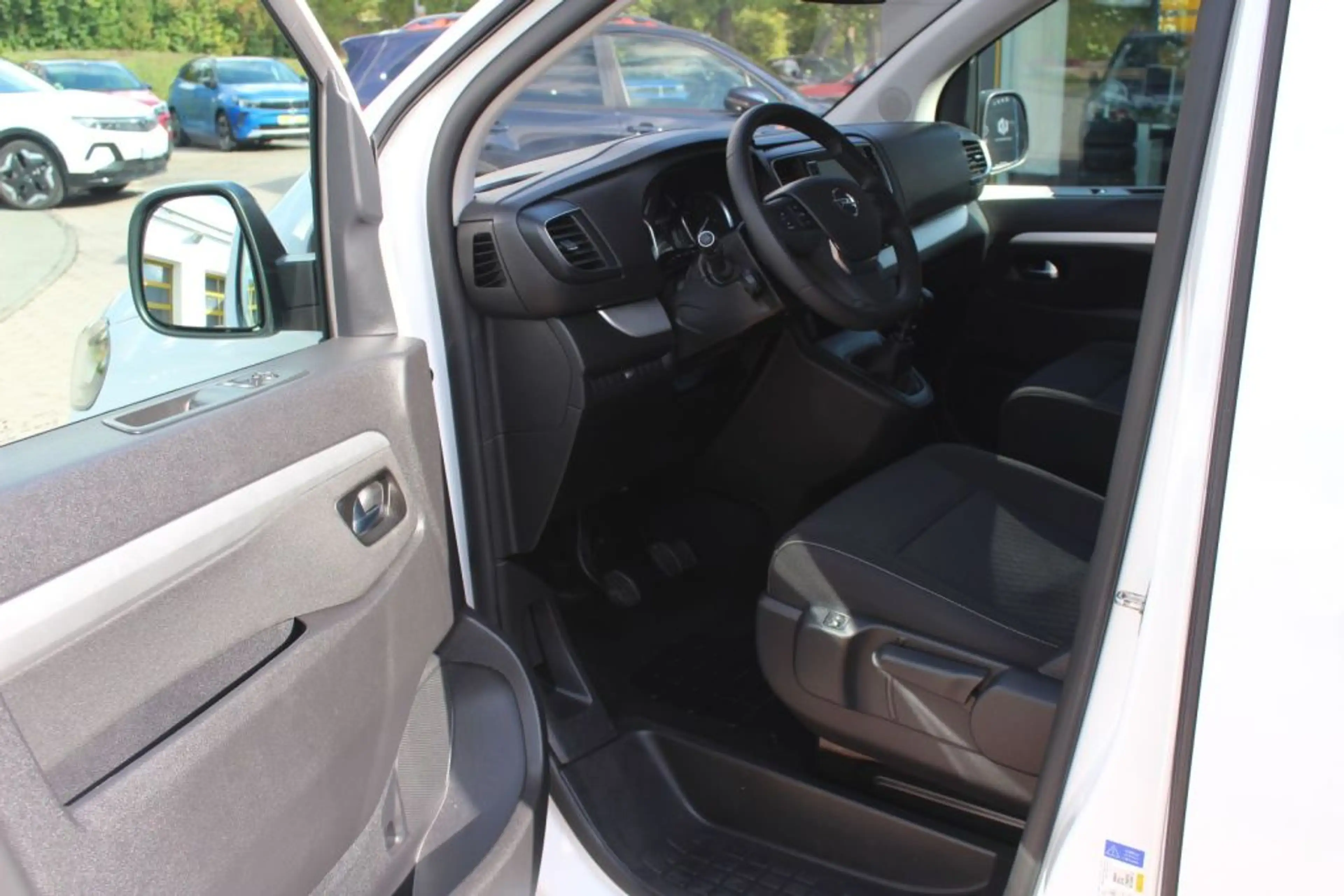 Opel Zafira Life 2.0 D L Edition — photo 9