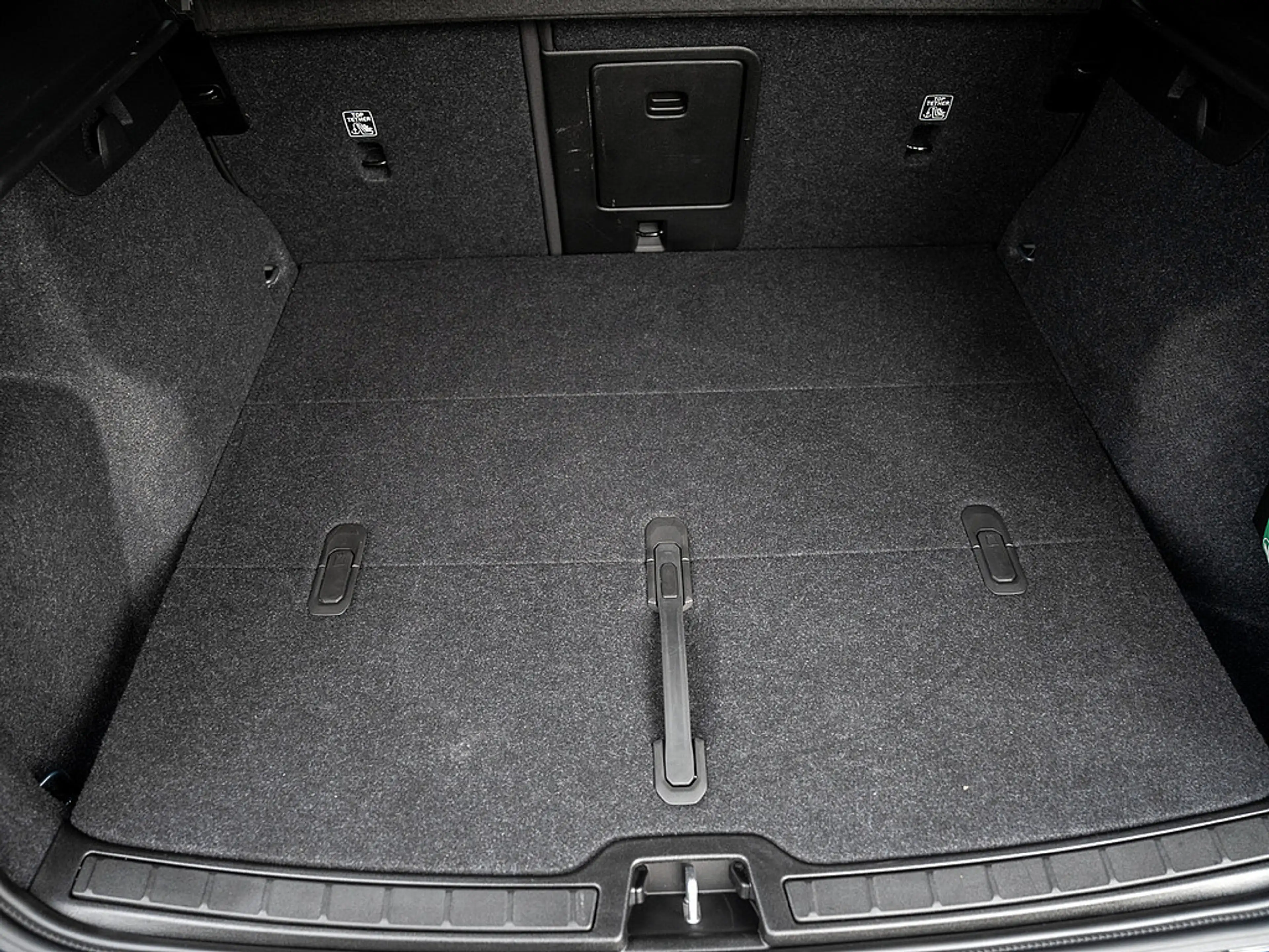 Volvo EX40 Twin Motor Plus Black Edition 360° ACC — photo 27