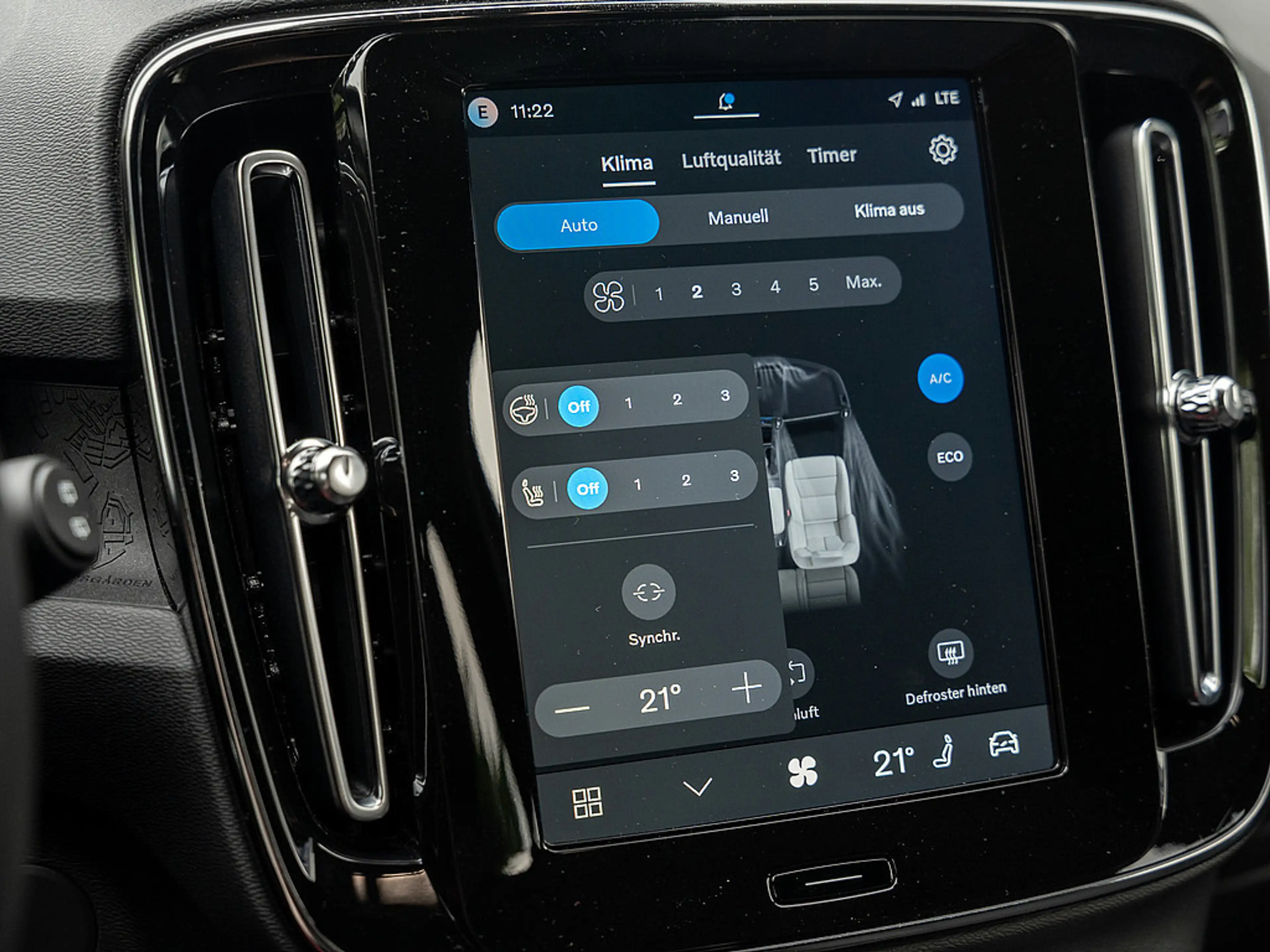 Volvo EX40 Twin Motor Plus Black Edition 360° ACC — photo 16
