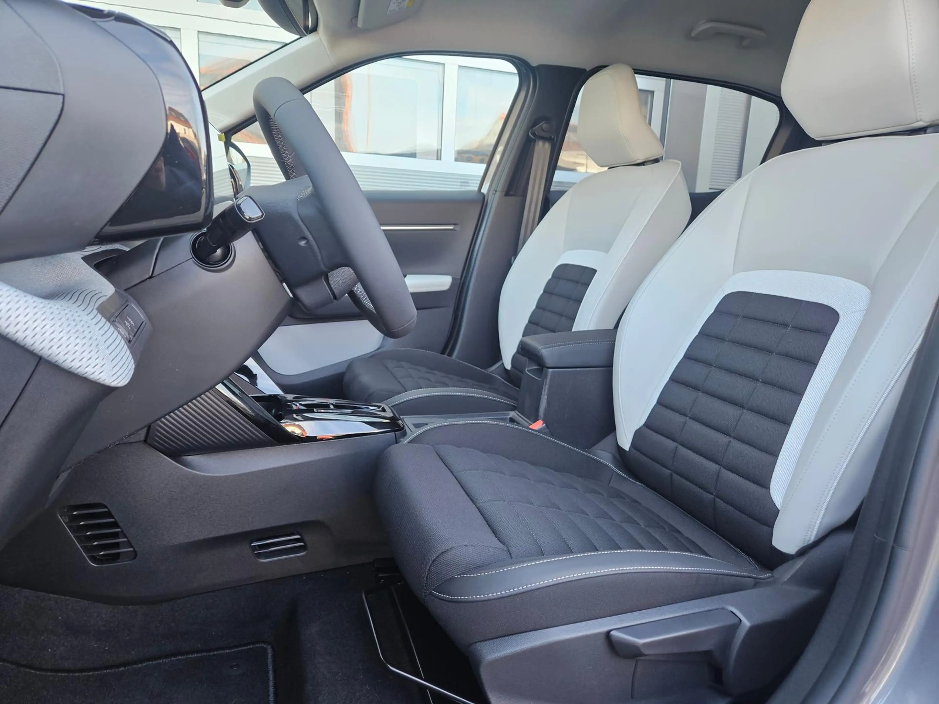 Citroen C3 Aircross Hybrid 145 MAX *Winter-Paket*RFK*NAVI*CarPlay* — photo 9