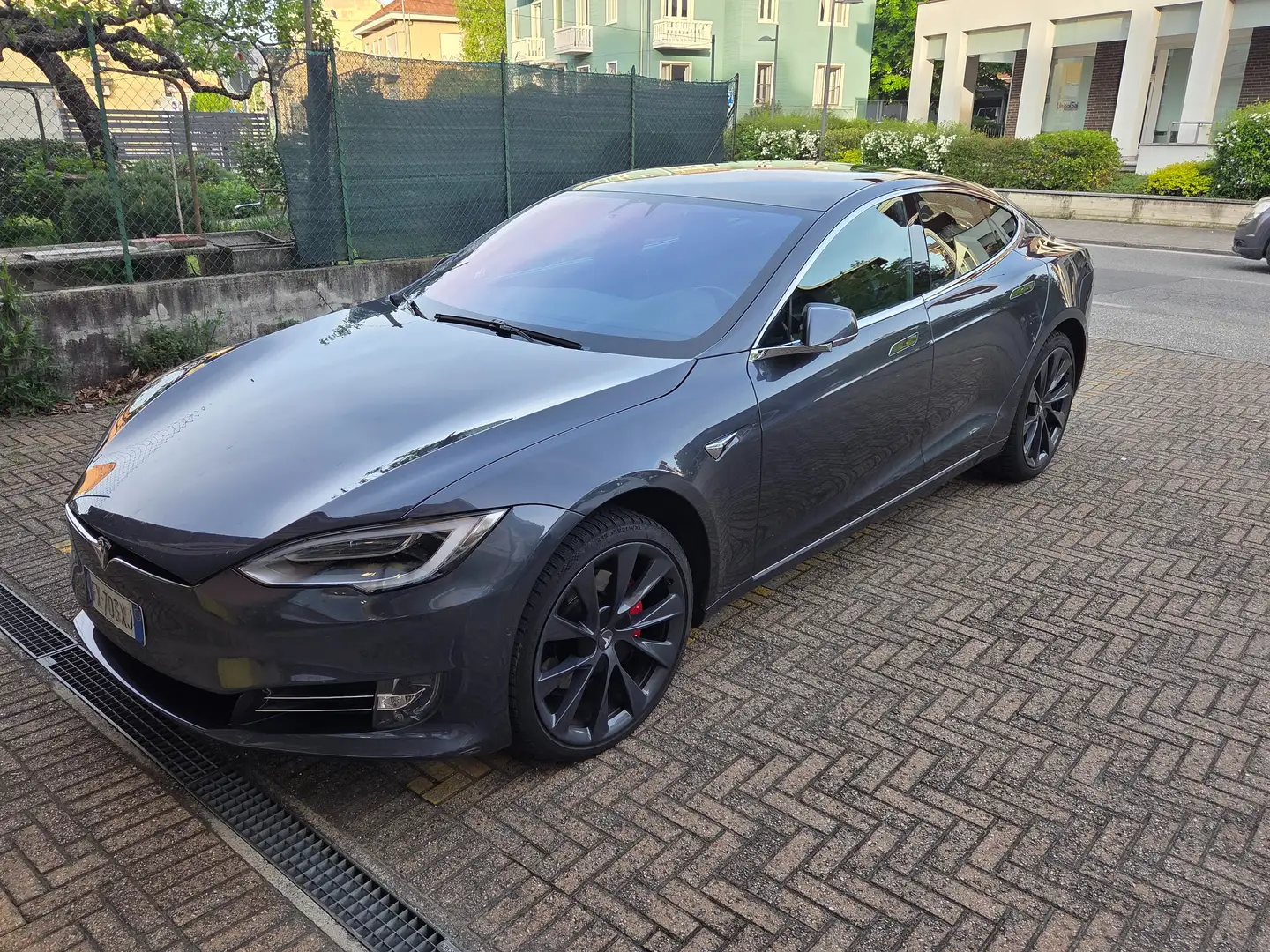 Tesla Model S Model S Performance Dual Motor awd Grey - 2