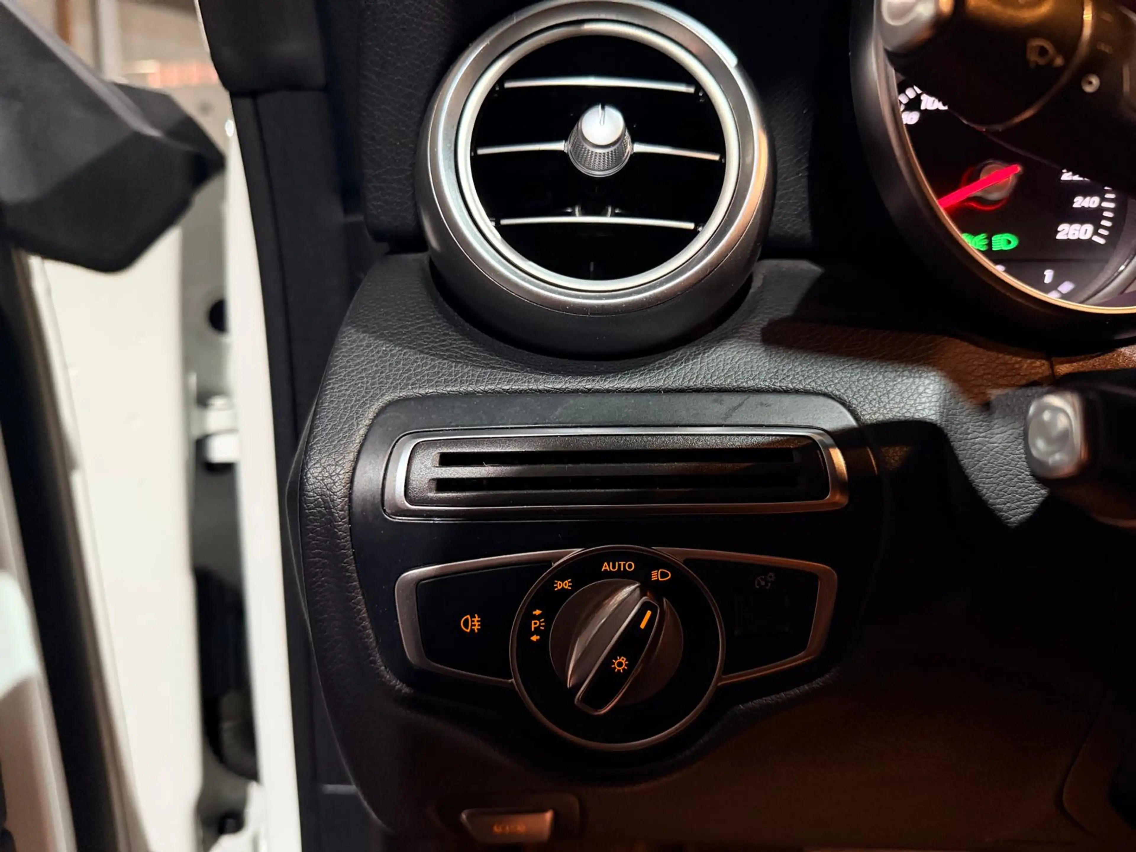 Mercedes-Benz C 220 Cabriolet C 220d Gtronic AMG Cuir GPS LED High performance — photo 40