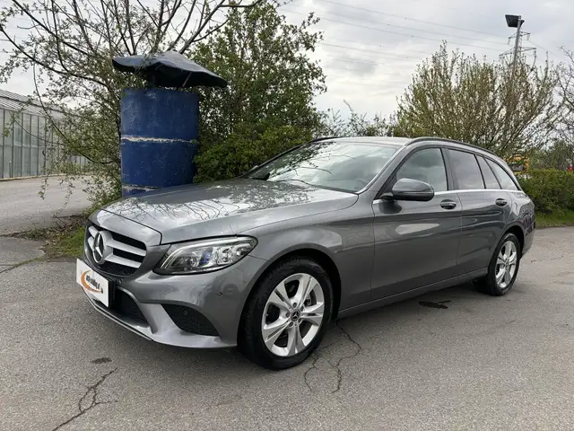 Mercedes-Benz C view 4