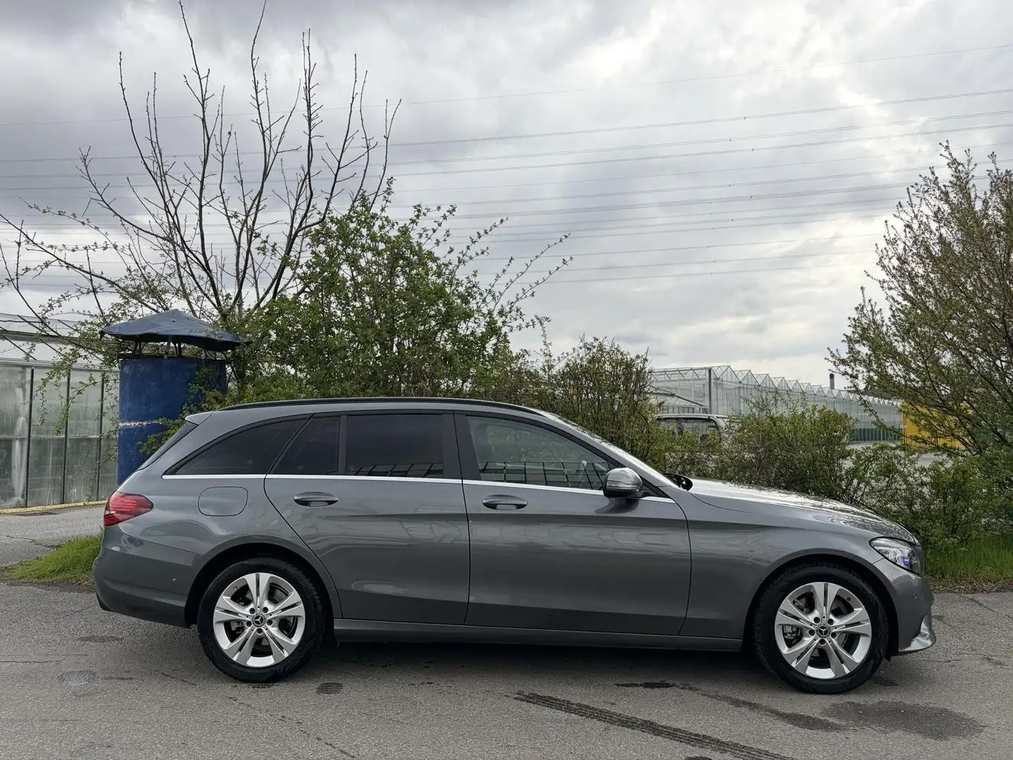 Mercedes-Benz C 200 C 200d T Aut. LED RKamera Navi CarPlay Pickerl NEU Grau - 2