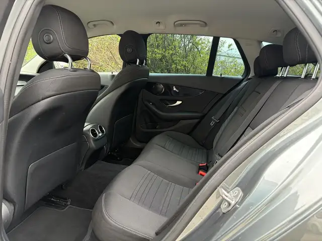Mercedes-Benz C view 9