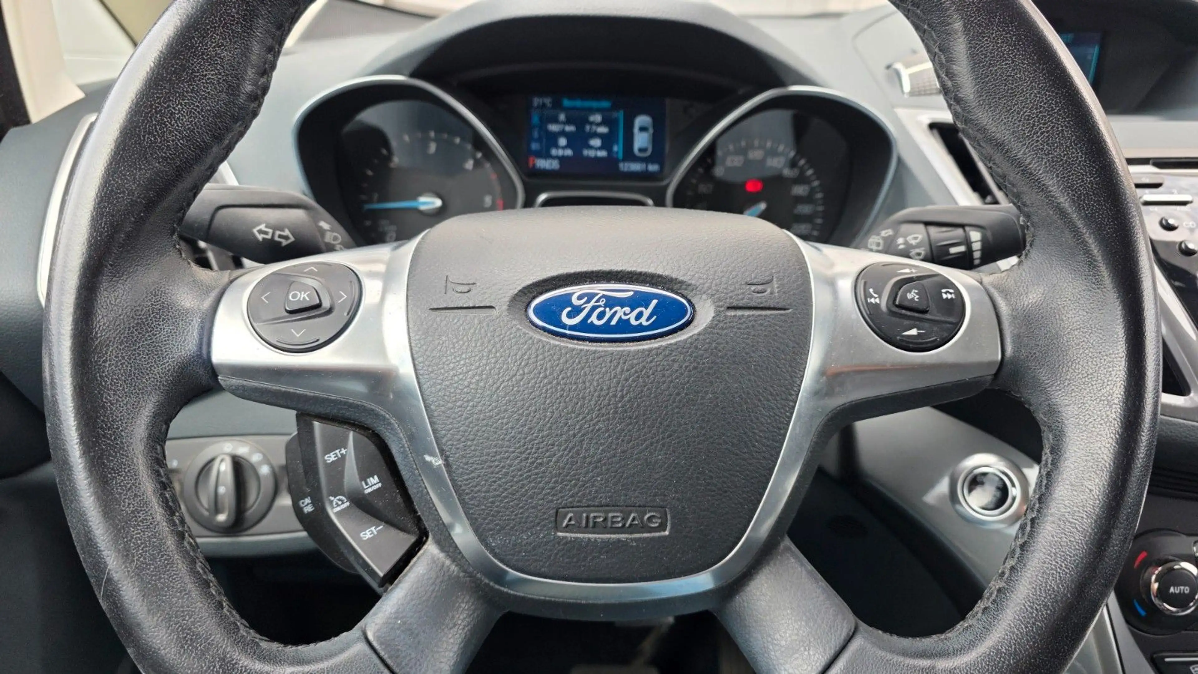 Ford Grand C-Max Grand C-MAX Titanium Aut Navi Klima Shzg — photo 4