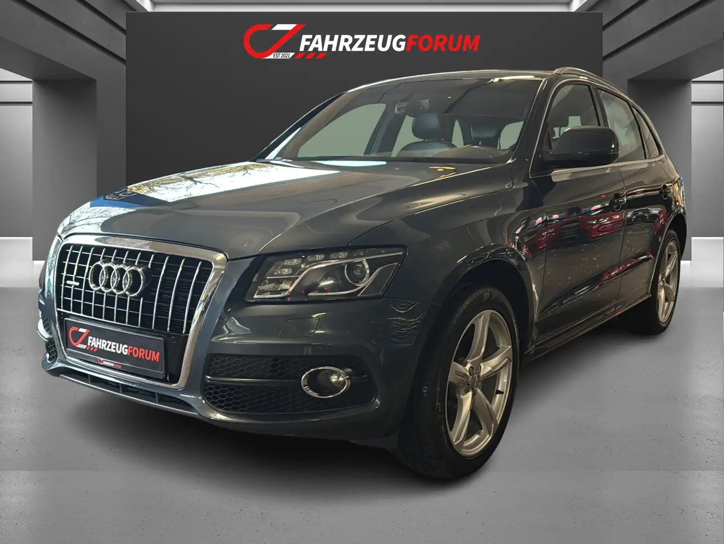 Audi Q5 3.2 FSI quattro*Leder*ACC*MMI*Xenon Plus Grau - 1