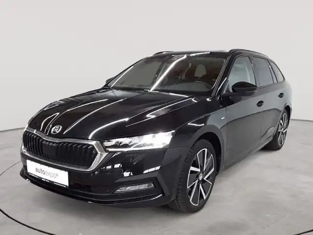 Skoda Octavia view 2