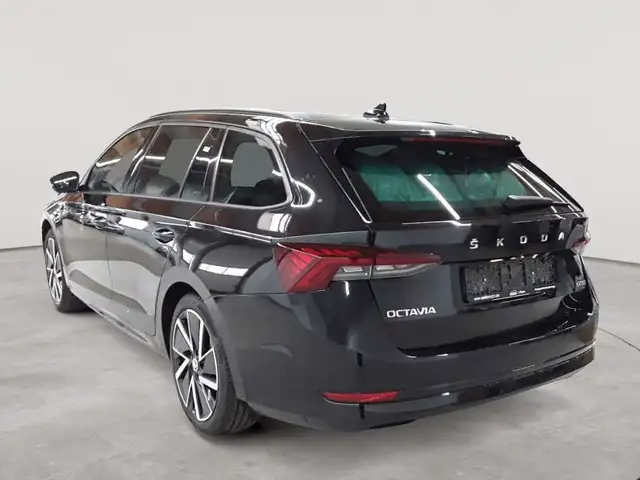 Skoda Octavia view 5