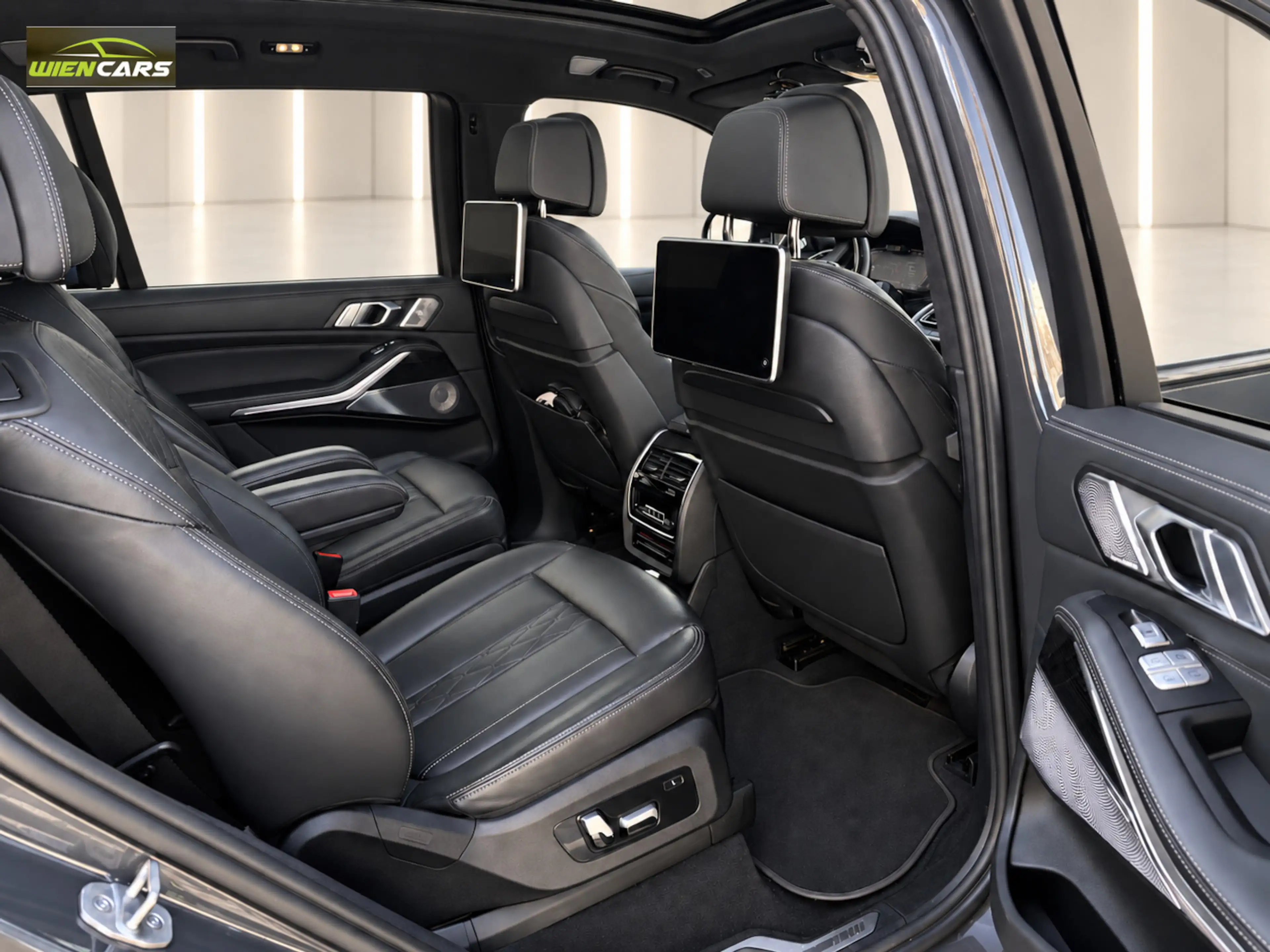 BMW X7 xDrive40d Aut*M-SPORT*LASER*SKYLOUNGE*AHK*B&W*SOFT — photo 8