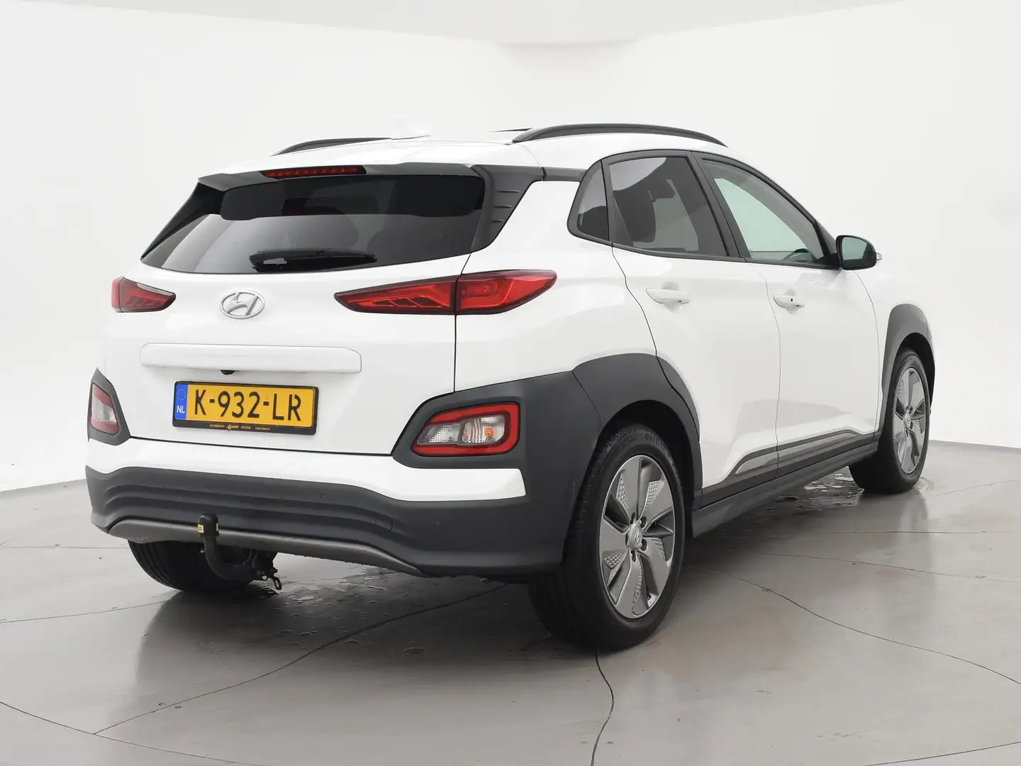 Hyundai KONA EV PREMIUM SKY 64 KWH + SCHUIFDAK | LEDER | TREKHA Weiß - 2