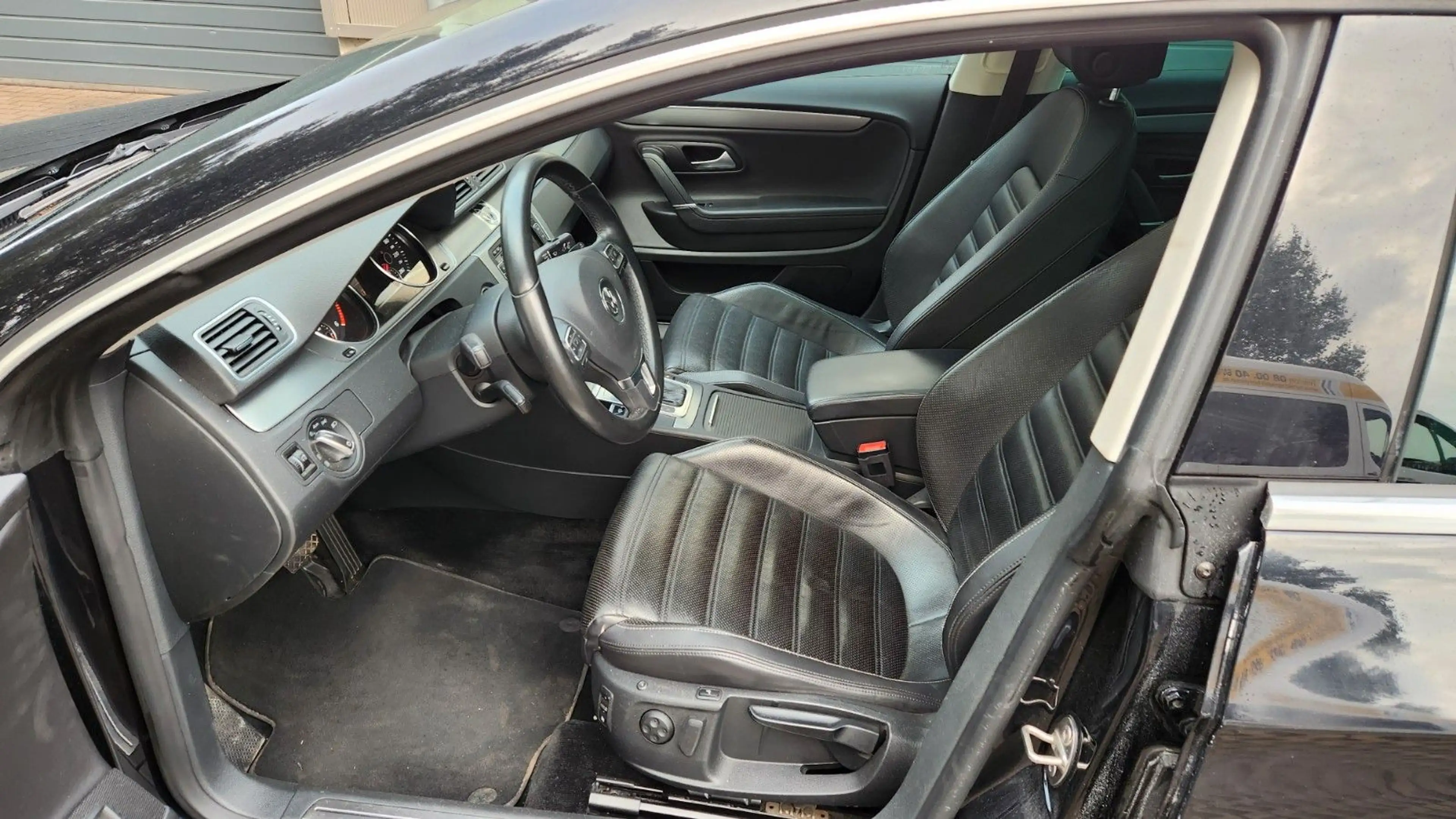 Volkswagen CC *Automatik*Leder*Rückfahrkamera*Bi-Xenon — photo 9