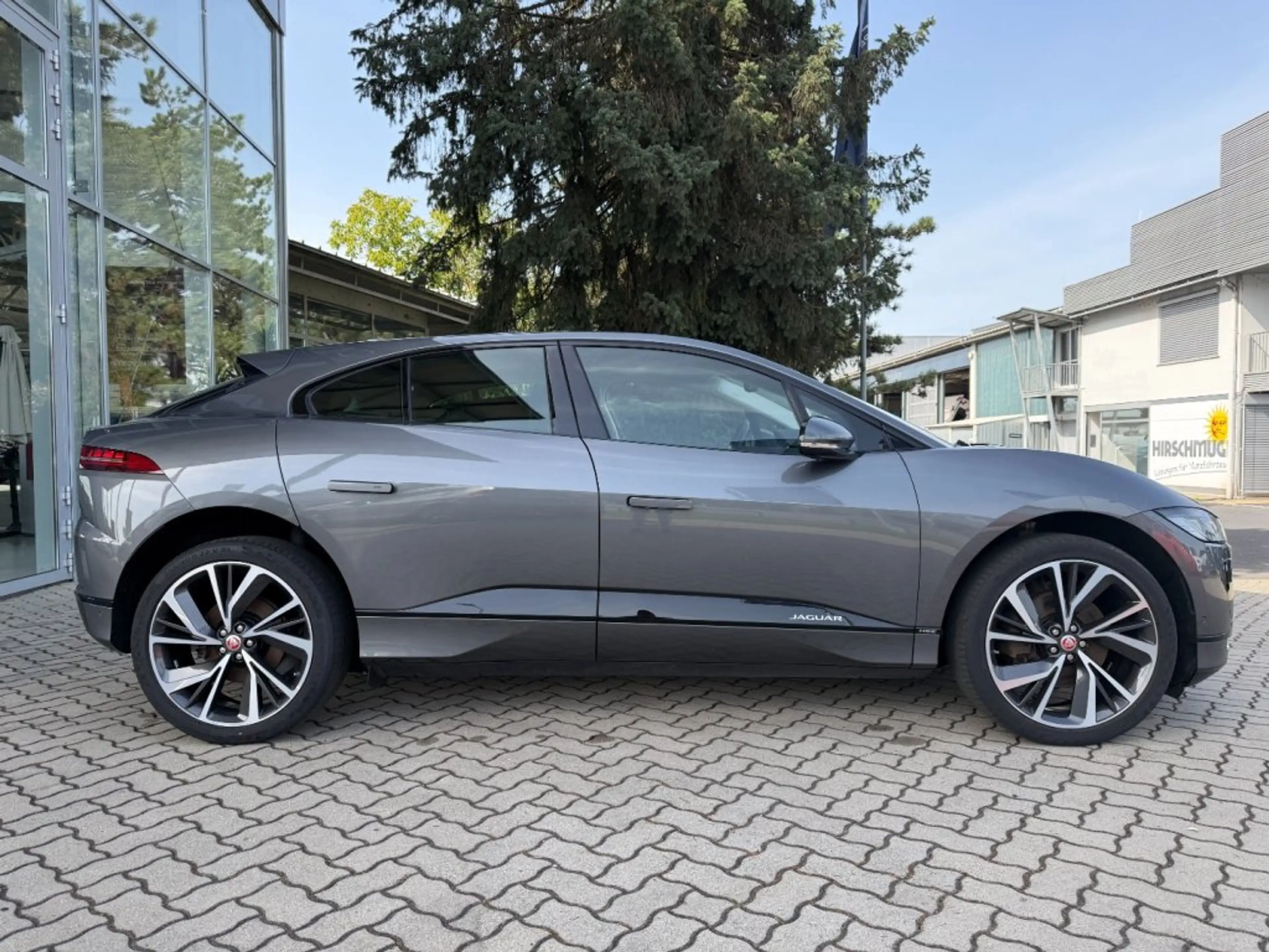 Jaguar I-Pace EV400 HSE AWD — photo 8