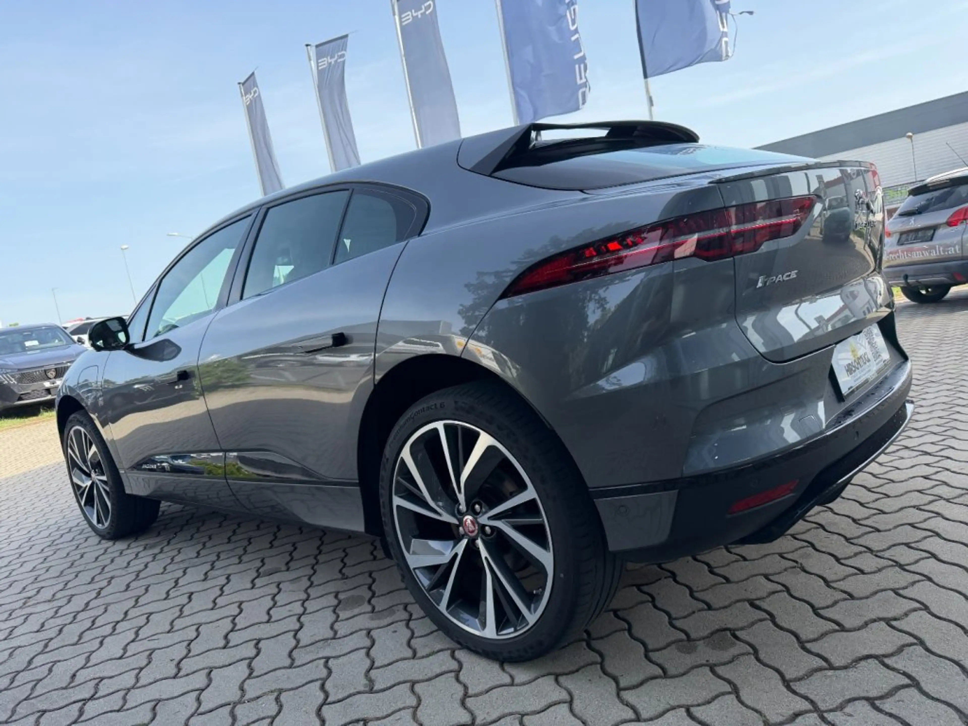 Jaguar I-Pace EV400 HSE AWD — photo 5