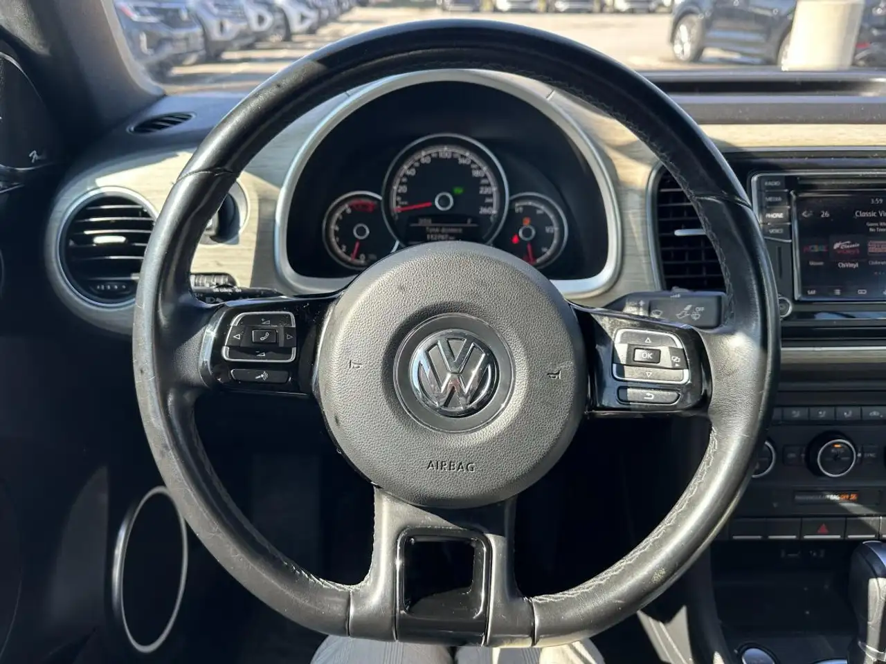 Volkswagen Beetle снимка Volkswagen Beetle