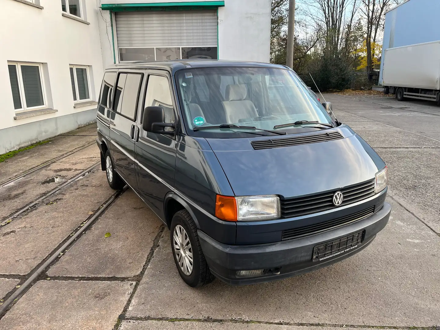 Volkswagen T4 Caravelle T4/MULTIVAN, TÜV 01/ 2027 Grau - 2