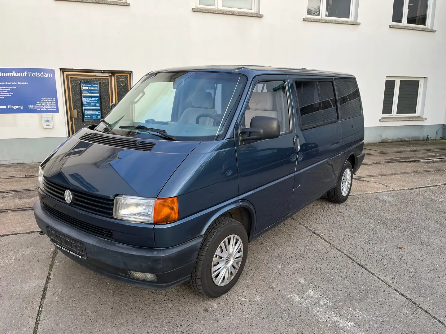 Volkswagen T4 Caravelle T4/MULTIVAN, TÜV 01/ 2027 Grau - 1