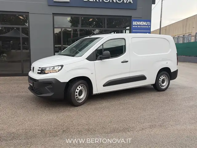 Peugeot Partner view 3