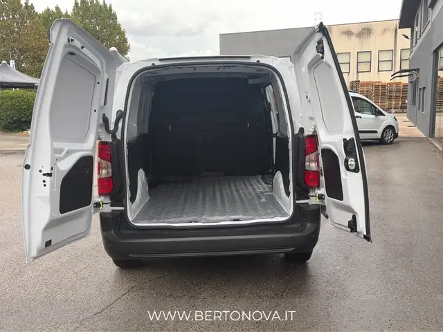 Peugeot Partner view 7