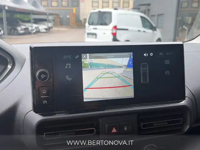 Peugeot Partner view 14