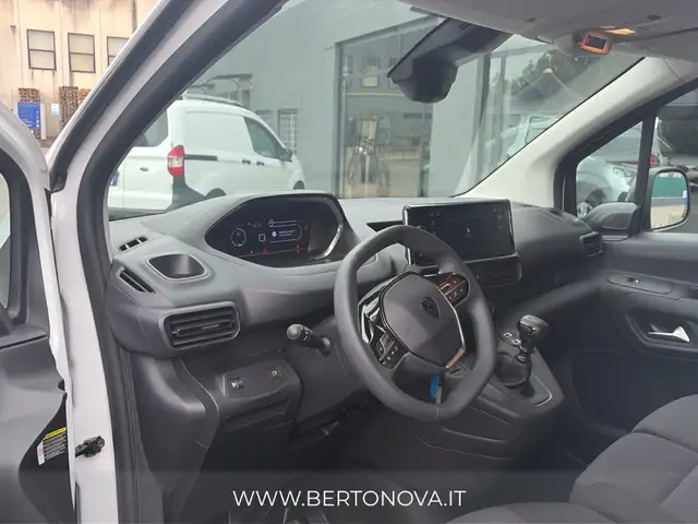 Peugeot Partner view 12